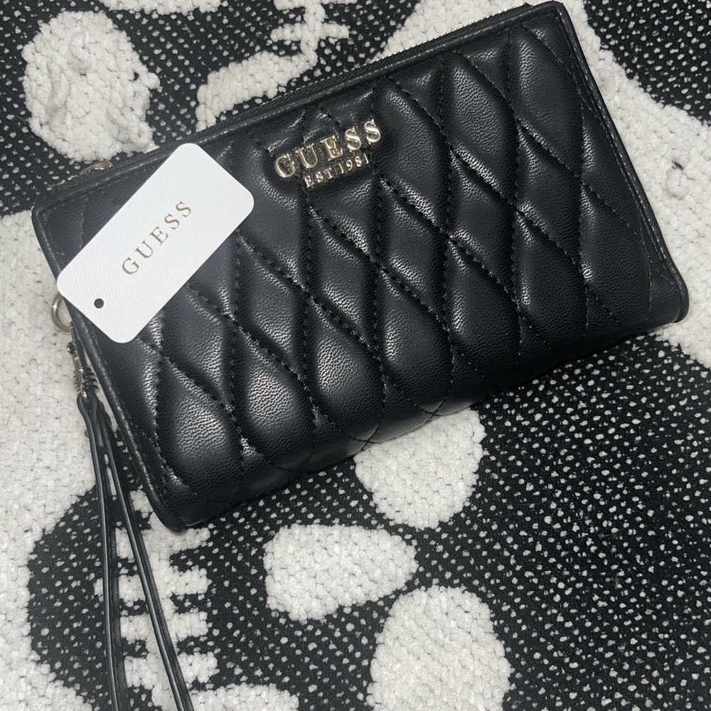 GUESS Black Quilted Wristlet